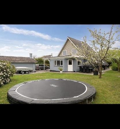 Big Villa In Stege Near Mons Klint With Trampolin Екстер'єр фото